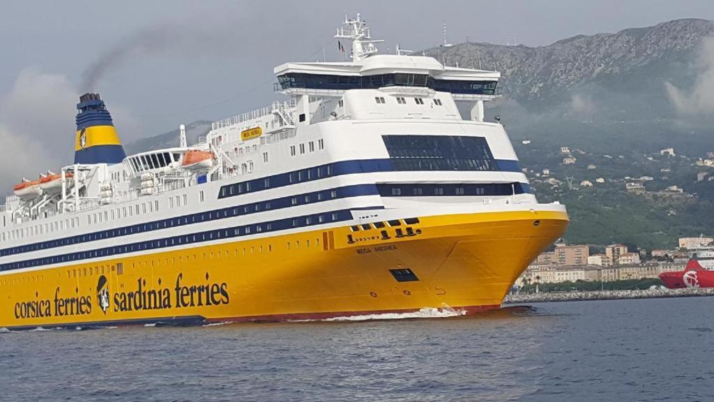 Cap Corse Uribellinu 2 Formule Petit Dejeuner Santa-Maria-di-Lota エクステリア 写真