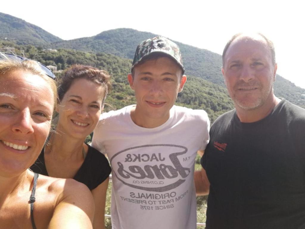 Cap Corse Uribellinu 2 Formule Petit Dejeuner Santa-Maria-di-Lota エクステリア 写真